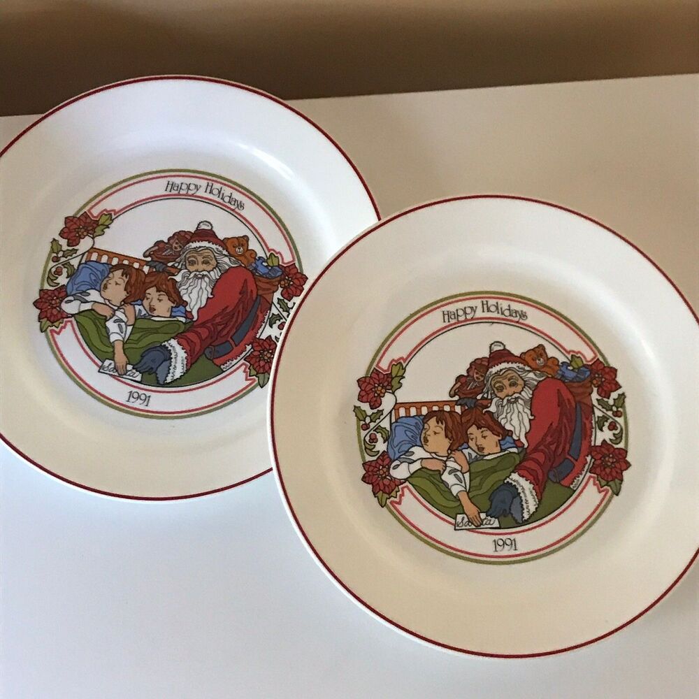 2 Pc 1991 Corelle HAPPY HOLIDAYS Santa Claus Christmas Dinner Plates 10.25”